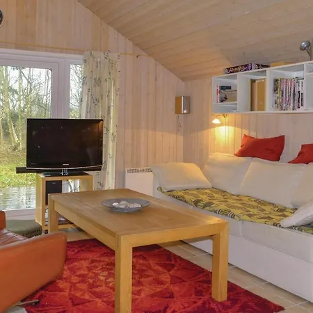 3 Bedroom Cozy Home In Oksbol